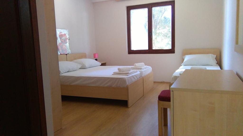 Resort Village T.N. Milna Vis Exterior photo