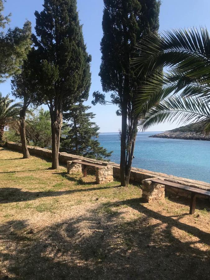 Resort Village T.N. Milna Vis Exterior photo